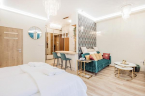 Shining Feather Studio Budapest